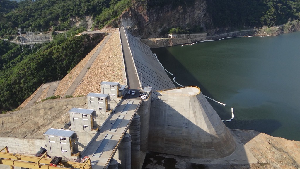 Monitoreo geotécnico en presa con instrumentación estructural para control de estabilidad