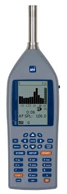Vista frontal del sonómetro Norsonic Nor132 para medición de ruido ocupacional